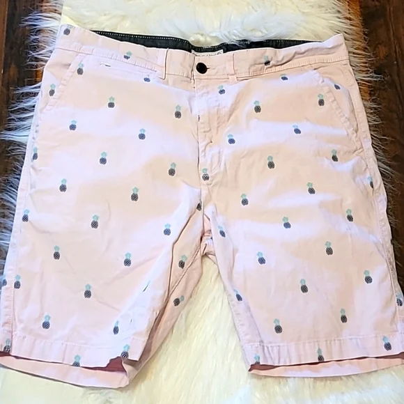 Free planet chino shorts, pineapple pink for mens. Size:34 - Picture 1 of 12